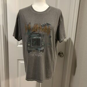 Def Leppard Gray Women's Short Sleeve Tee